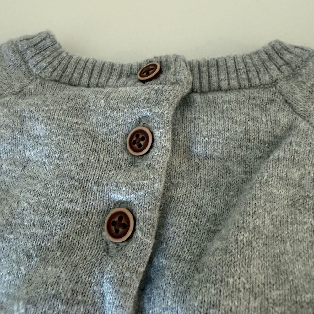Janie and Jack Gray and Cream Penguin Footie Knit Sweater Romper Sz 6-12 Months - Picture 6 of 9